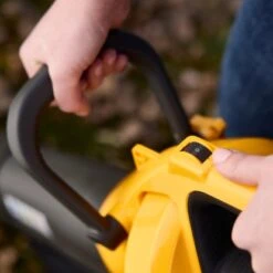 Stiga Akku-Laubsauger Und -bläser VS 100e Inkl. 2 Akkus & Doppelladegerät 9 Stiga Akku-Laubsauger Und -bläser VS 100e Inkl. 2 Akkus & Doppelladegerät -Gartengerätegeschäft 7050743 A02